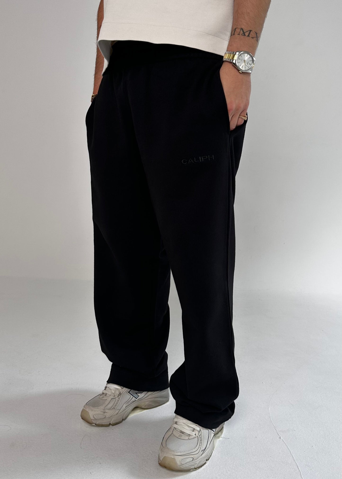 BLACK STRAIGHT LEG JOGGERS